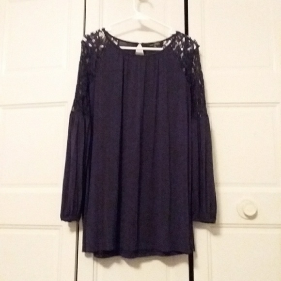Lace shoulder Top NWOT - Picture 1 of 6